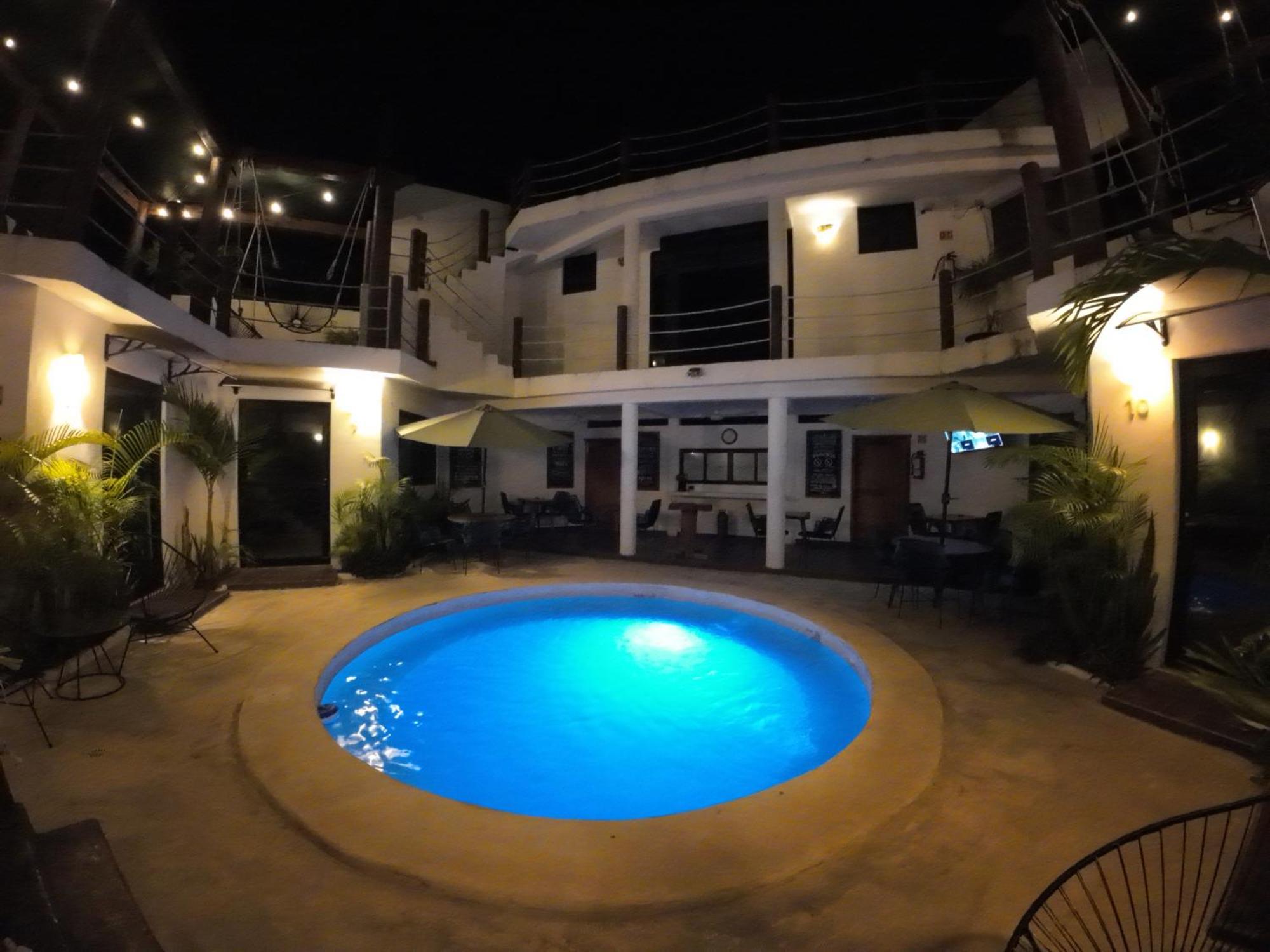 Ade Hotel בקאלאר מראה חיצוני תמונה